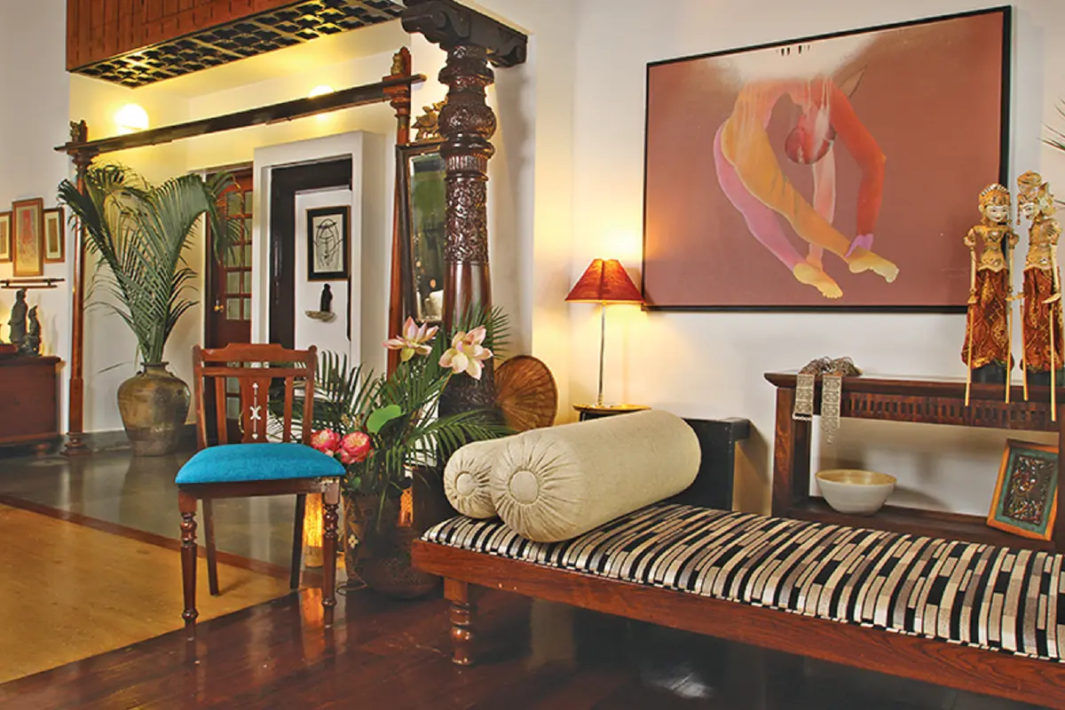 আগুন-রাঙা প্রাণবন্ত অন্দর