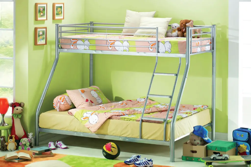 আরামদায়ক বিশ্রামে বাঙ্ক বেড