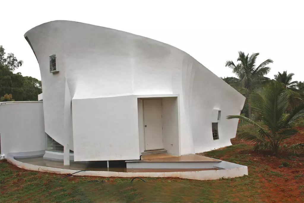 ফেরোসিমেন্টে নির্মিত স্থাপনা