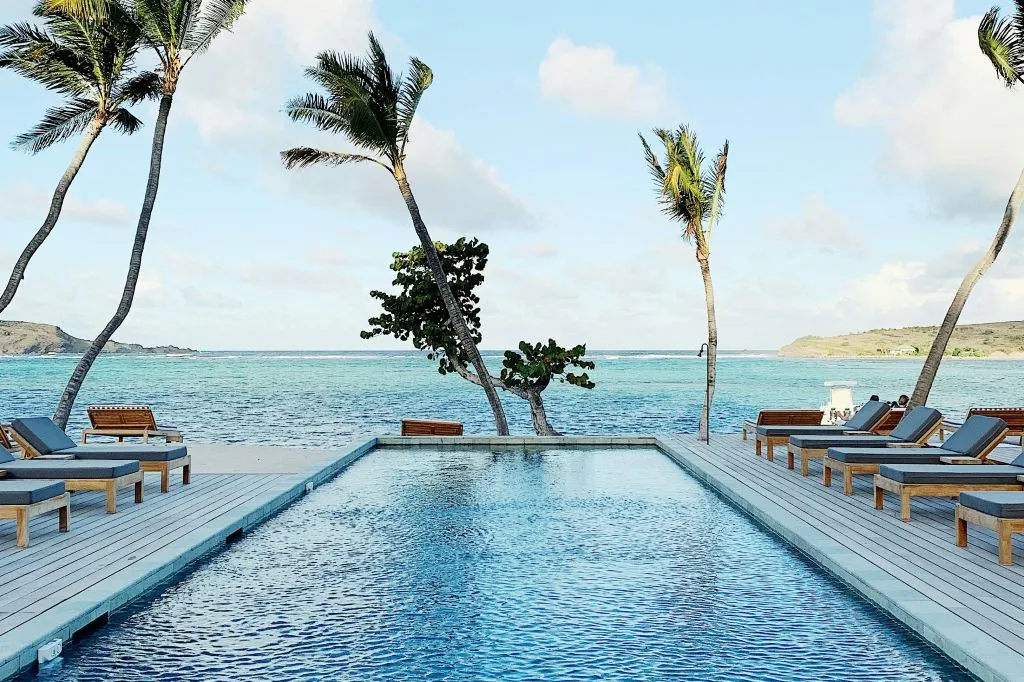 সুইমিং পুলের সাত-সতেরো