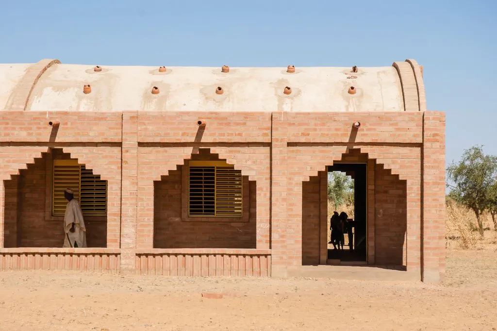 গরমে ঘর ঠান্ডা রাখার উপায়