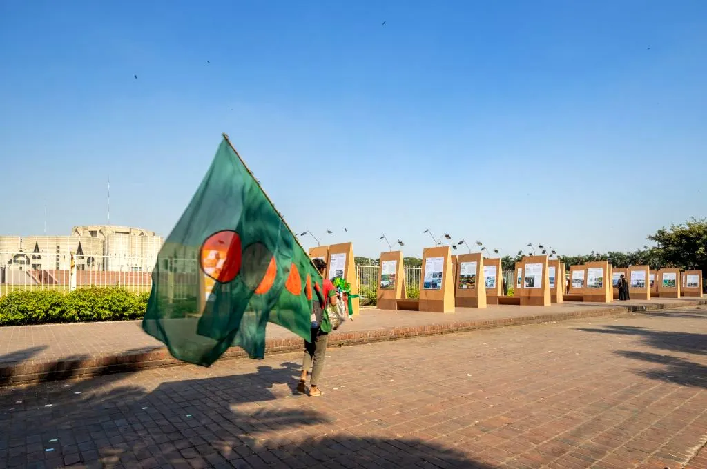 লুই কান-এর ছায়ায়: স্থান-কাল-পাত্র প্রদর্শনী চত্বর