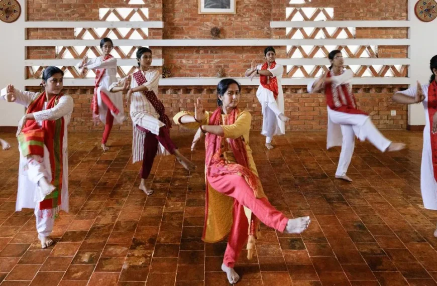 নিখিল: নৃত্যের ছন্দে গড়া স্মৃতির অনুরণন