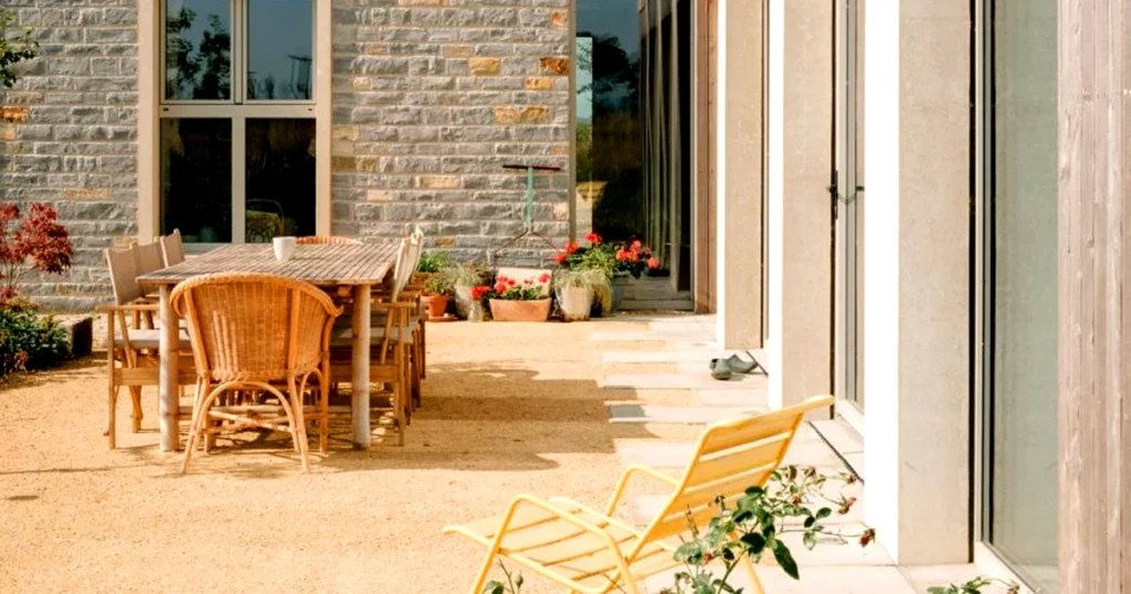 Outdoor Sitting